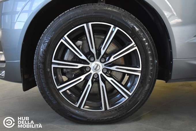 VOLVO XC60 B4 (d) AWD Geartronic Inscription